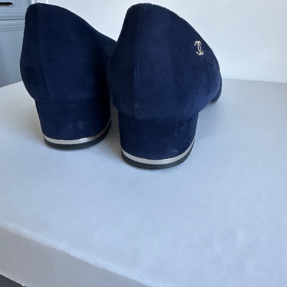 CHANEL Navy Blue Suede Heels - Picture 3 of 5